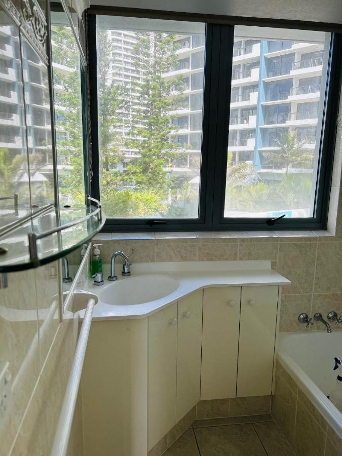 Berkeley On The Beach Gold Coast Esterno foto